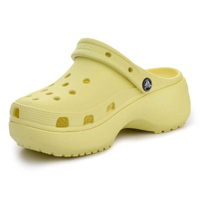 4. Klapki Crocs Classic Platform Clog W 206750-7HD