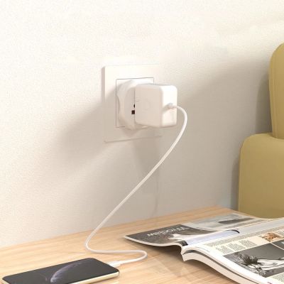 6. Przejściówka / adapter Tech-Protect Universal Travel Adapter na EU - biała