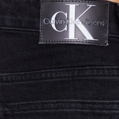 12. Spodnie Calvin Klein Jeans Mom Jean W J20J221247