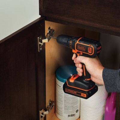 4. Wiertarko-wkrętarka 18V BDCDC18BAFC-QW  BLACK+DECKER