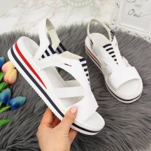 Sandały na koturnie Rieker W V02Y5 białe 