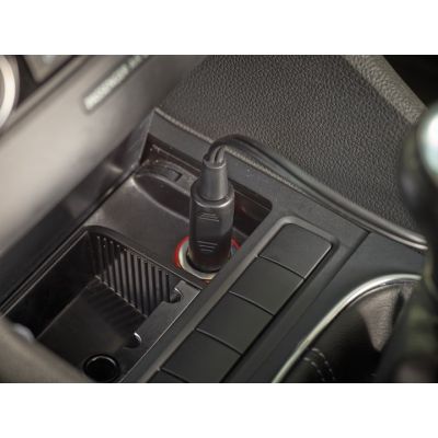 16. Odkurzacz Samochodowy 12V Black&Decker PV1200AV-XJ