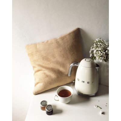 26. Smeg KLF03CREU czajnik elektryczny 1,7 l 2400 W Kremowy
