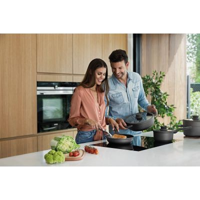 4. BergHOFF Leo Stone+ 2 l Okrągły Czarny