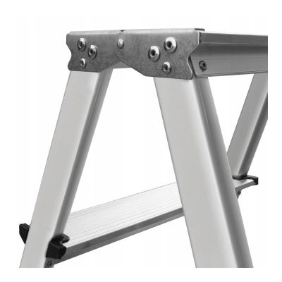 4. AWTOOLS Drabina taboret 8 stopni 125 kg