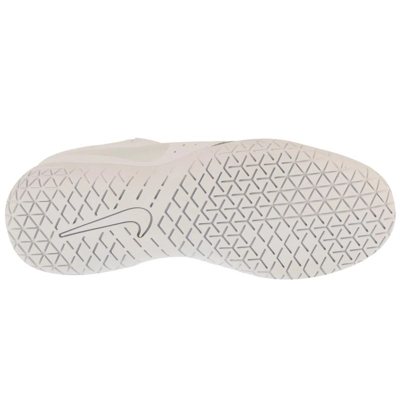 4. Buty Nike Cheer Sideline IV Jr 943789-100