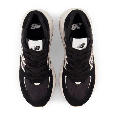 16. Buty New Balance W W5740APA