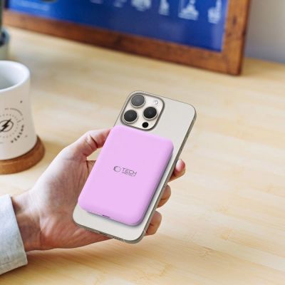 8. Powerbank Tech-Protect LifeMag MagSafe PB10 5000 mAh - różowy