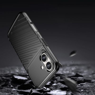 3. Etui silikonowe Thunder Case do iPhone 16 - czarne