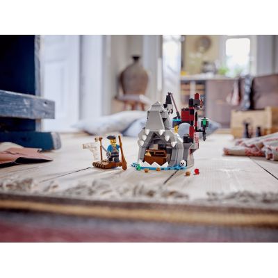4. LEGO Creator 40597 - Straszna wyspa piratów
