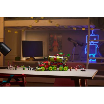8. LEGO DREAMZzz 71499 Sprayowa ciężarówka Mateo