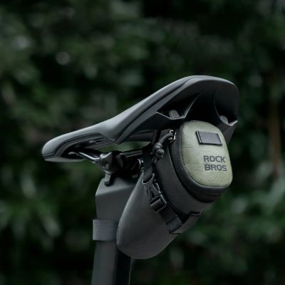 6. Torba rowerowa Rockbros DB006 podsiodłowa 0,2L - czarno-zielona