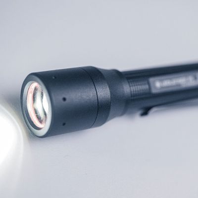 5. Latarka Ledlenser P5 200 lm