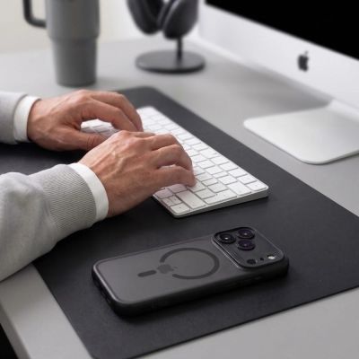 8. Etui Tech-Protect MagPeak MagSafe CC na iPhone 18 Pro / 17 Pro - czarne matowe