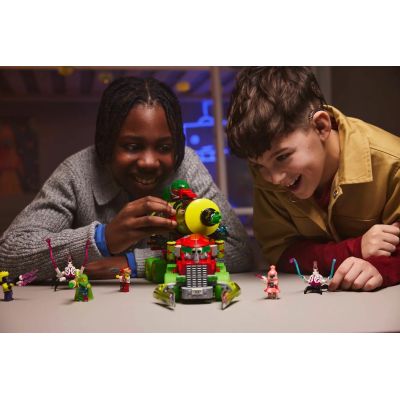 6. LEGO DREAMZzz 71499 Sprayowa ciężarówka Mateo