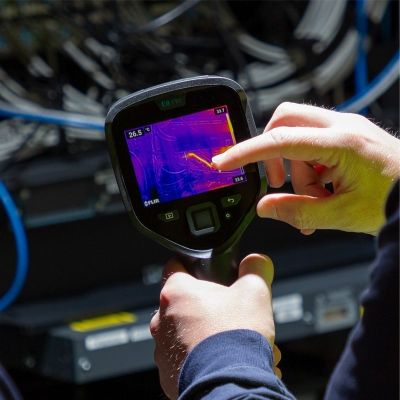 5. FLIR Profesjonalna kamera termowizyjna E8-PRO z Wi-Fi