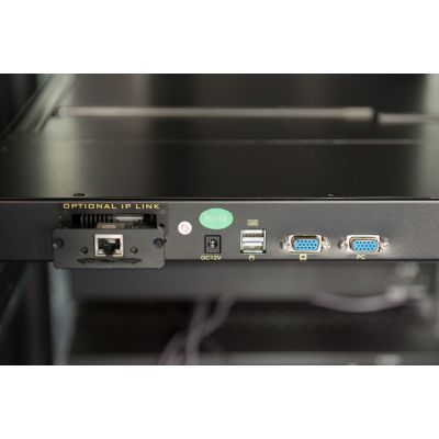 6. Digitus Konsola modułowa z monitorem TFT o przekątnej 17” (43,2 cm), 8-portowym przełącznikiem KVM & touchpadem, klawiatura niemiecka