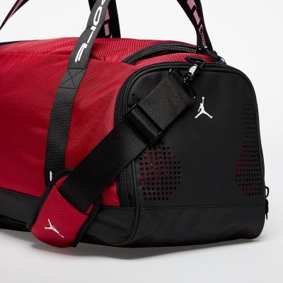 3. Torba sportowa Air Jordan Jam Sport Duffle Bag 47.5L Gym Red - MA0913-R78