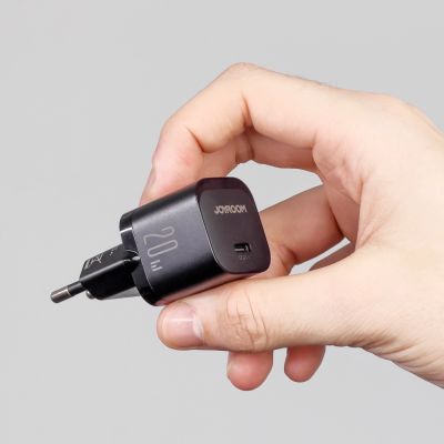 5. Mini ładowarka USB C 20W PD Joyroom JR-TCF02 - czarna