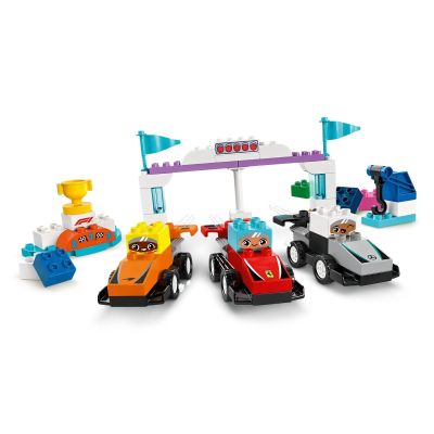 4. LEGO DUPLO TOWN 10445 Bolidy i kierowcy F1