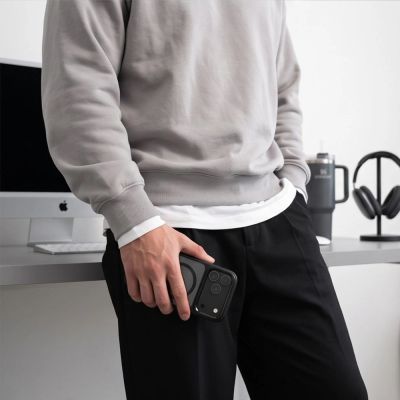 7. Etui Tech-Protect Magmat Magsafe CC na iPhone 17 Pro / 18 Pro - przezroczysto-czarne