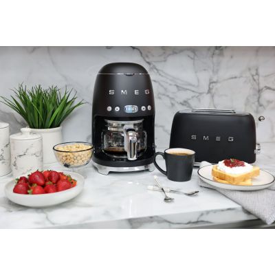 25. Toster SMEG TSF01BLMEU