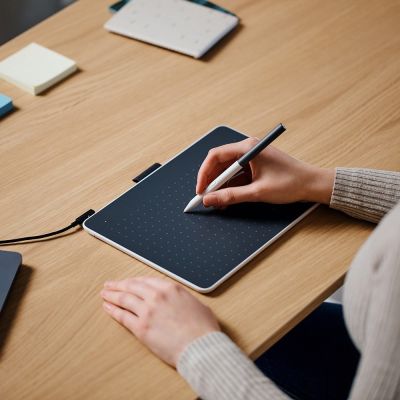 10. Mały tablet piórkowy WACOM One - N GT-130005