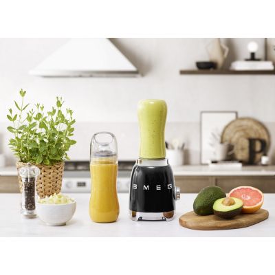 13. Blender Smeg PBF01BLEU ze stali nierdzewnej