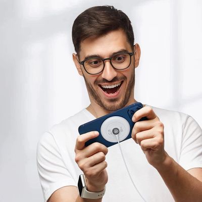 3. Ładowarka Ugreen CD245 40123 bezprzewodowa Qi / MagSafe 15W z kablem USB-C - biała