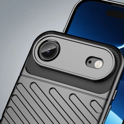 6. Etui Thunder Case na iPhone 17 Air - czarne