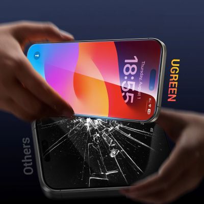 3. Szkło hartowane Ugreen SP629 z ramką montażową na iPhone 16 Pro (2 szt.)