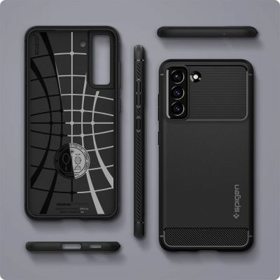 9. Etui Spigen Rugged Armor na Samsung Galaxy S21 FE - czarny mat
