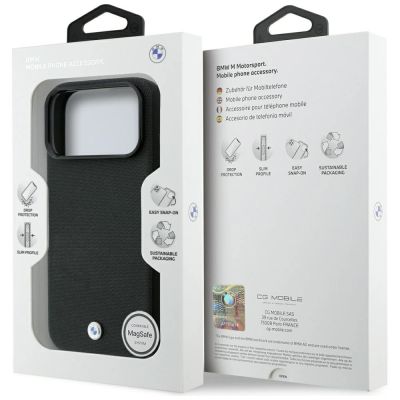 8. Etui BMW Kevlar Metal Logo MagSafe na iPhone 18 Pro / 17 Pro - czarne
