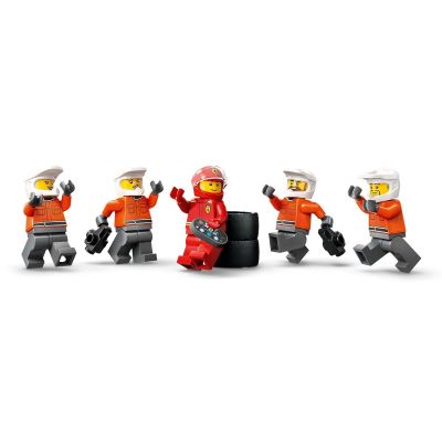 7. LEGO CITY 60443 F1 Pit stop i mechanicy z bolidem Ferrari