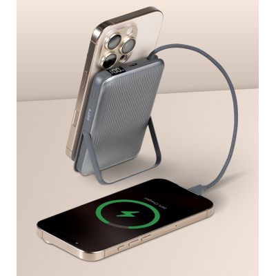 8. Powerbank LAUT POWER CHARGE RISER+