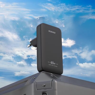 5. Ładowarka sieciowa podróżna GaN Dudao A65Q 65W USB-A / USB-C PD ultracienka EU / US - czarna