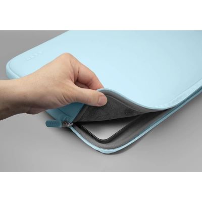 2. Etui LAUT Huex Pastels neoprenowe na MacBook Air 13 / Pro 13 - błękitne