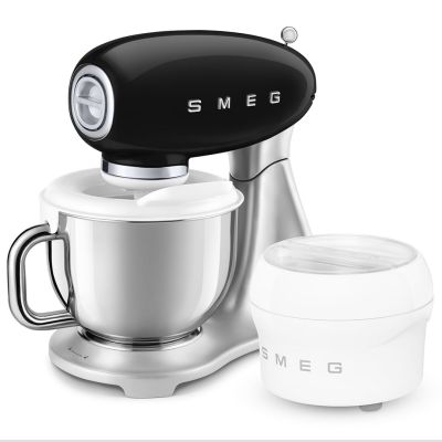 8. Robot kuchenny SMEG SMF04BLEU