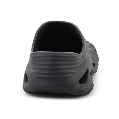 5. CROCS ECHO WAVE CLOG BLACK/BLACK 210521-060