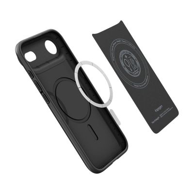 7. Etui Spigen Thin Fit MagSafe na iPhone 17 Air - czarne