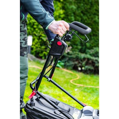 9. Kosiarka Elektryczna 1500W Graphite szerokość koszenia 360mm