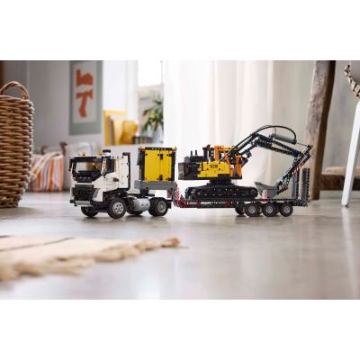 6. LEGO Technic 42175 Ciężarówka Volvo FMX i koparka EC230 Electric