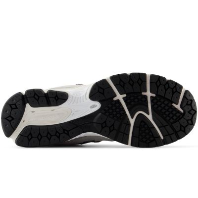 9. Buty New Balance unisex M2002WD