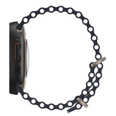 15. Etui Spigen Thin Fit 360 na Apple Watch Ultra (49 mm) - czarne