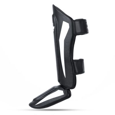 7. Ochraniacze na piszczele M - Phantom White