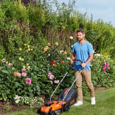 4. Black & Decker BCMW3318L2 Kosiarka do trawnika typu push Bateria Czarny, Pomarańczowy