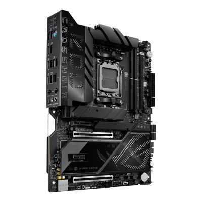 30. Płyta główna ASUS ROG CROSSHAIR X870E APEX