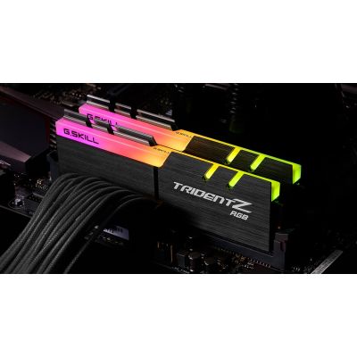 4. Zestaw pamięci G.SKILL TridentZ RGB F4-3600C16D-32GTZRC (DDR4 DIMM; 2 x 16 GB; 3600 MHz; CL16)