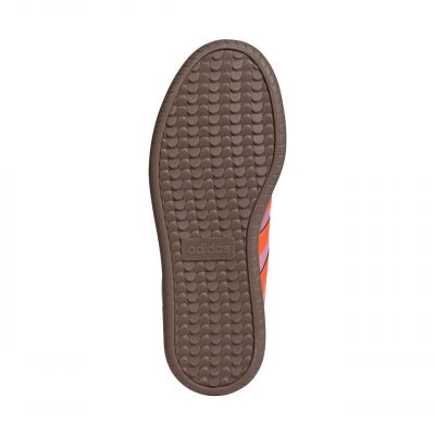 6. Buty adidas Barreda W JR1200