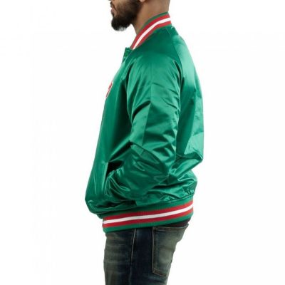4. Kurtka Mitchell & Ness NBA Milwaukee Bucks Lightweight Jacket M STJKMG18013-MBUDKGN